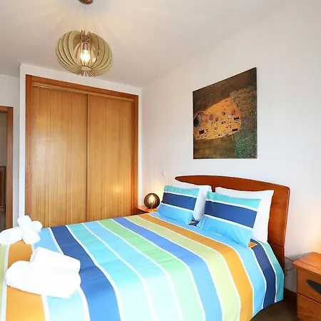 Hills And Waves Apartment