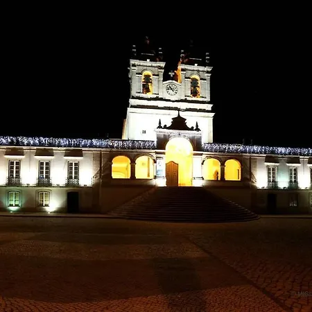 Hills And Waves Apartment